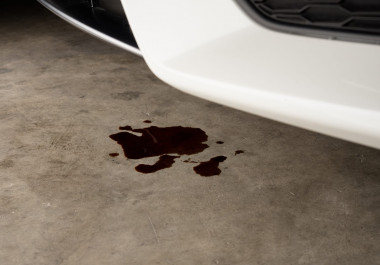 How to identify an oil leak in your salvage car