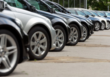 What is a no reserve car auction?