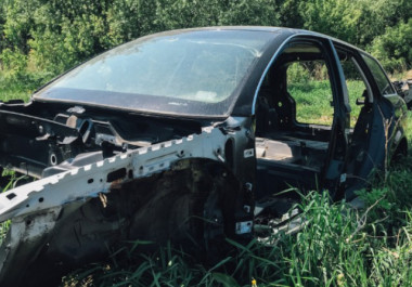 The beginner’s guide to using salvage cars for spare parts